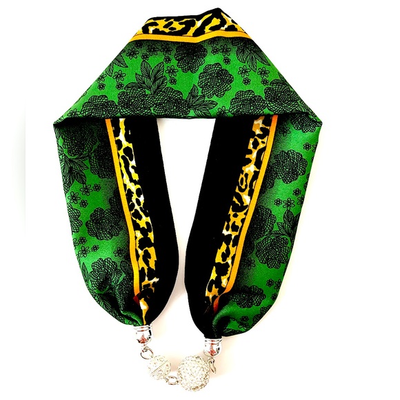 Satin Floral Leopard Scarf Crystal Rhinestone Necklace - Picture 6 of 9